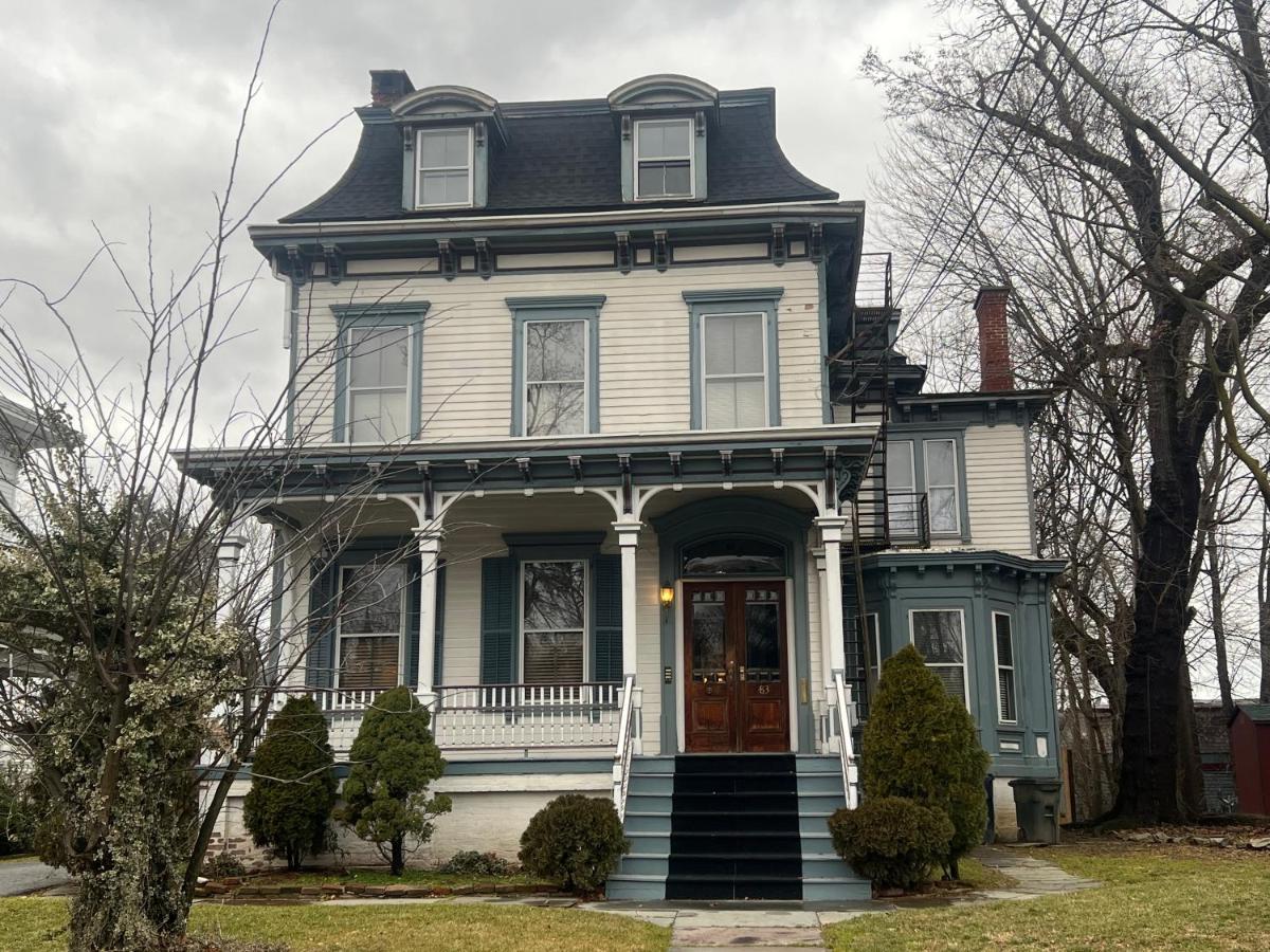 1 Bedroom Private Victorian Apt In Convenient City Location On 5 Acre, Sleeps 4 Poughkeepsie Exteriér fotografie