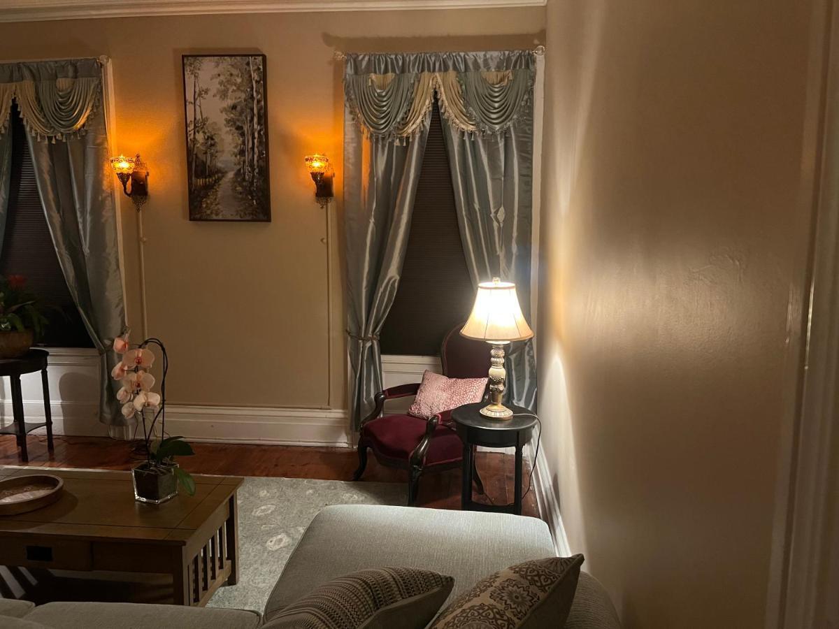 1 Bedroom Private Victorian Apt In Convenient City Location On 5 Acre, Sleeps 4 Poughkeepsie Exteriér fotografie
