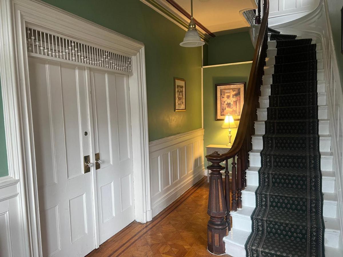 1 Bedroom Private Victorian Apt In Convenient City Location On 5 Acre, Sleeps 4 Poughkeepsie Exteriér fotografie