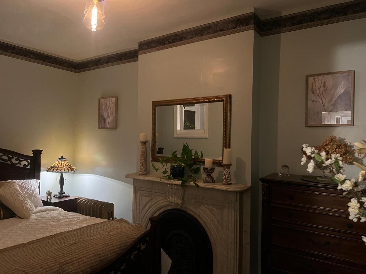 1 Bedroom Private Victorian Apt In Convenient City Location On 5 Acre, Sleeps 4 Poughkeepsie Exteriér fotografie